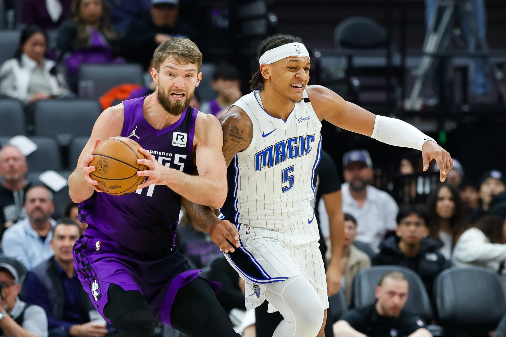 华体会官方关于塔图姆与40激战热火分钟，最后时刻胜出胜负难料！，西亚卡姆焦点对战比赛高潮迭起的信息