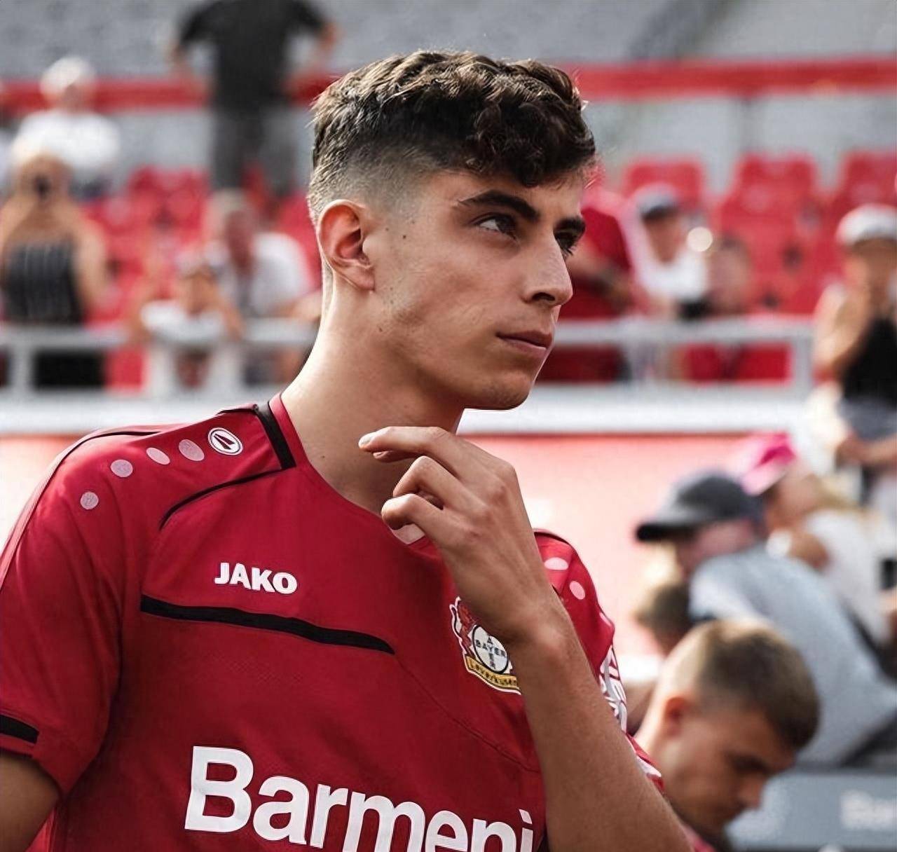 华体会网站重返赛场引发热议！，Doinb在法国队比赛中败北引发球迷热议的简单介绍